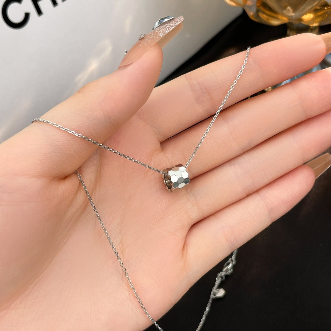 [⭐Novea]BEE MINI NECKLACE