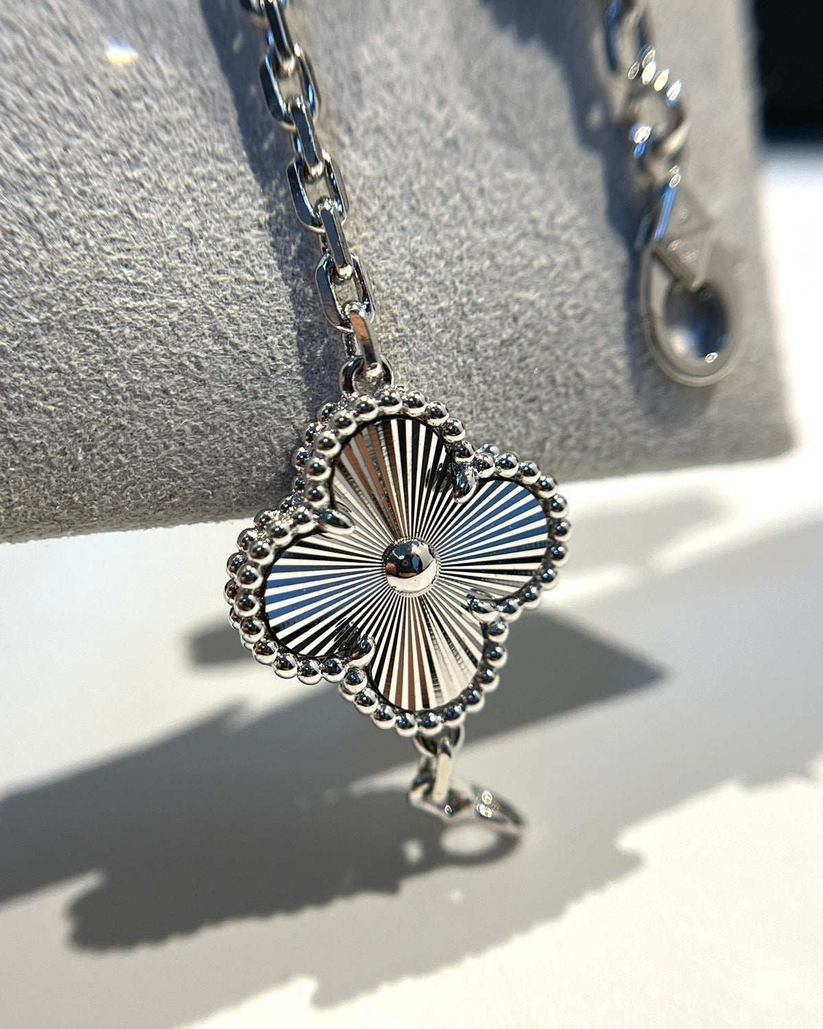 [⭐Novea] CLOVER 5 MOTIF LASER BRACELET COLLECTION