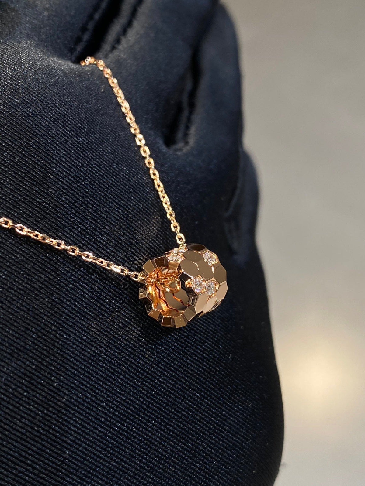 [⭐Novea]BEE LOVE DIAMOND NECKLACE