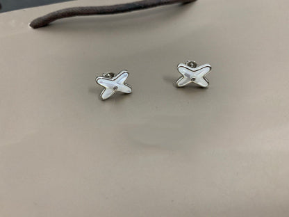 [⭐Novea]JEUX DE WHITE MOP SILVER DIAMOND EARRINGS