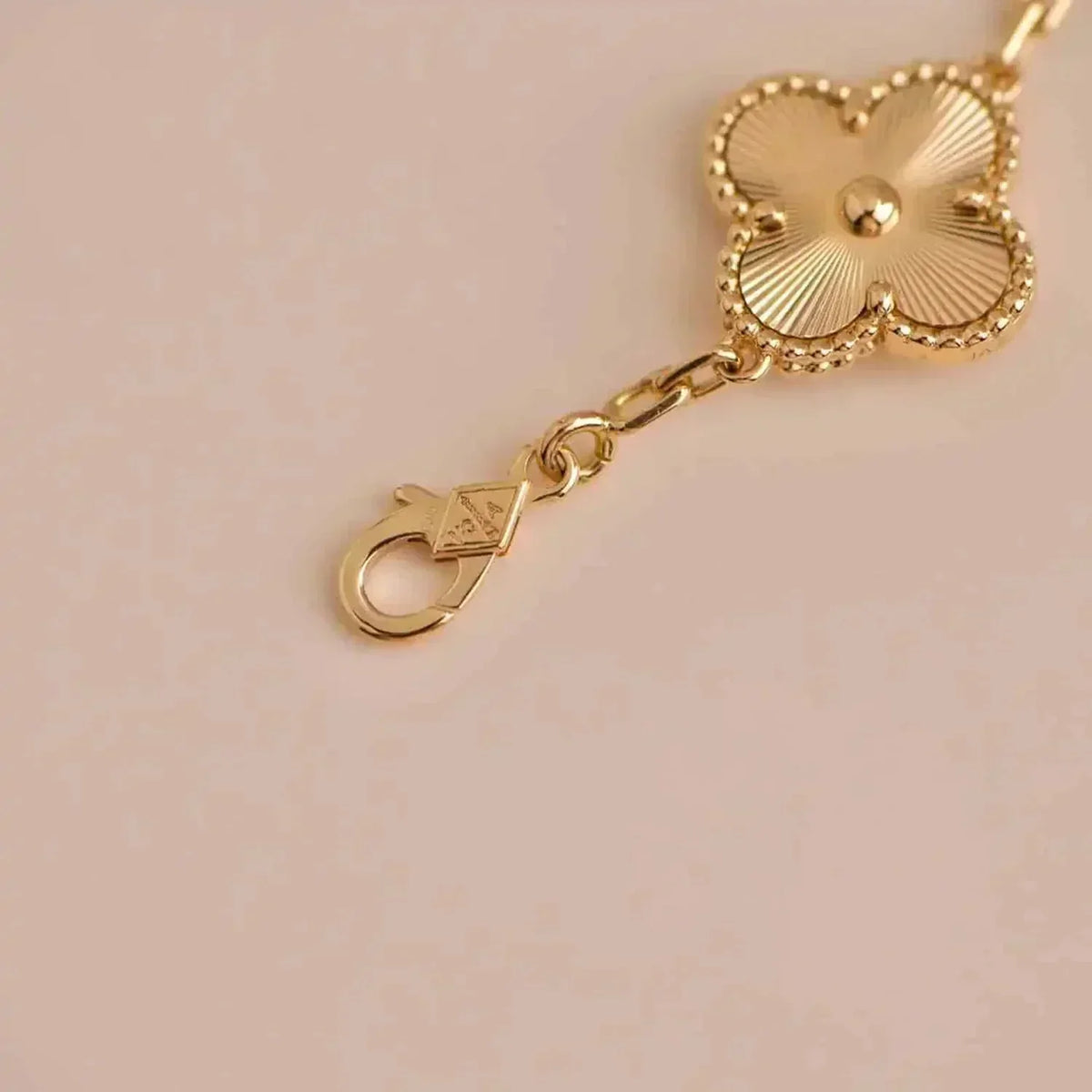 [⭐Novea] CLOVER 5 MOTIF LASER BRACELET COLLECTION