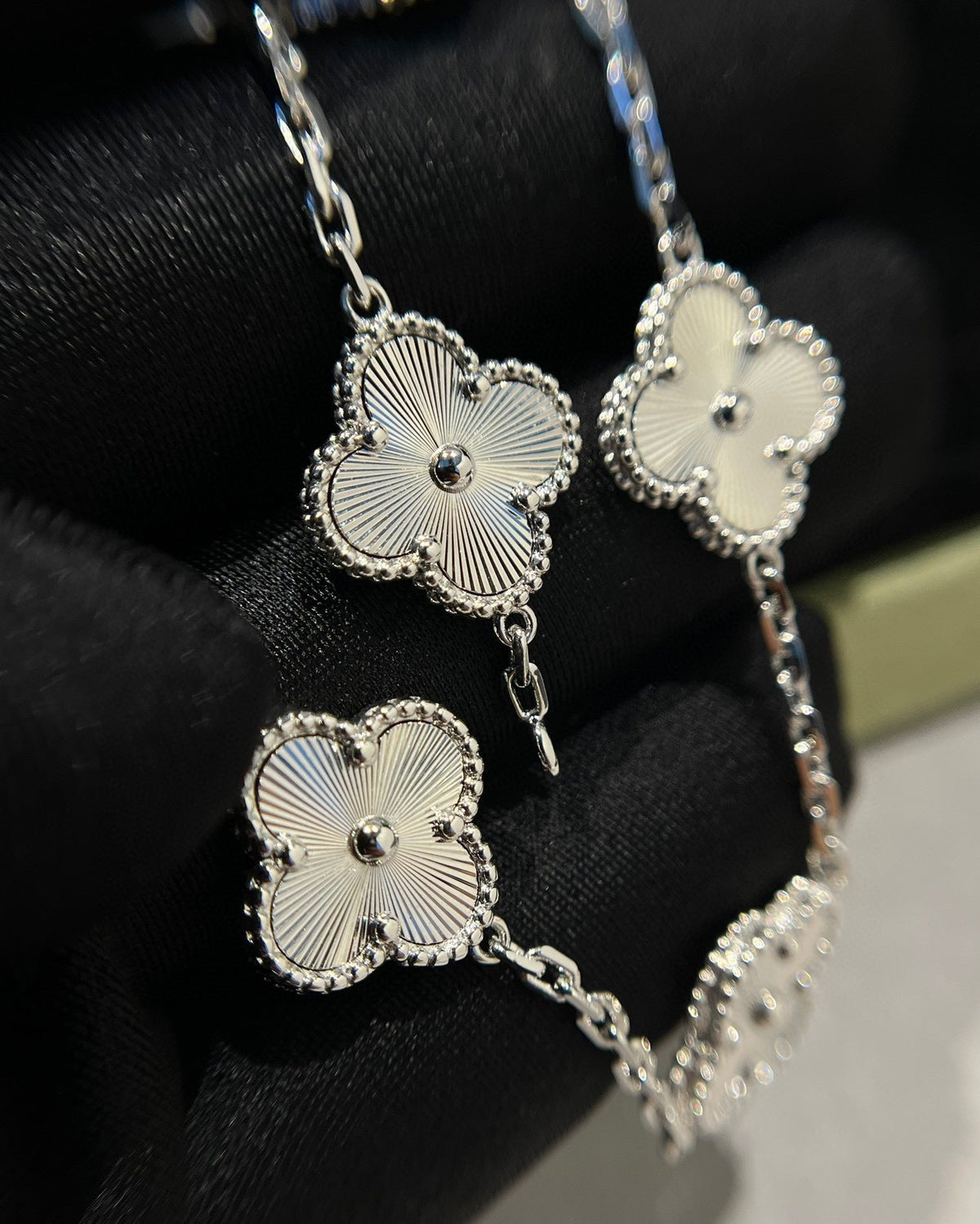 [⭐Novea] CLOVER 5 MOTIF LASER BRACELET COLLECTION