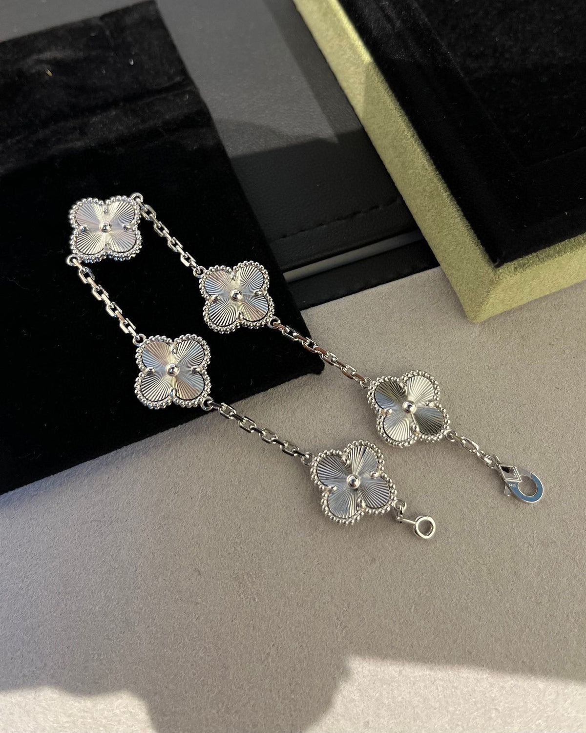 [⭐Novea] CLOVER 5 MOTIF LASER BRACELET COLLECTION