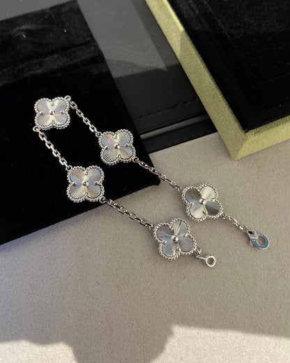 [⭐Novea] CLOVER 5 MOTIF LASER BRACELET COLLECTION