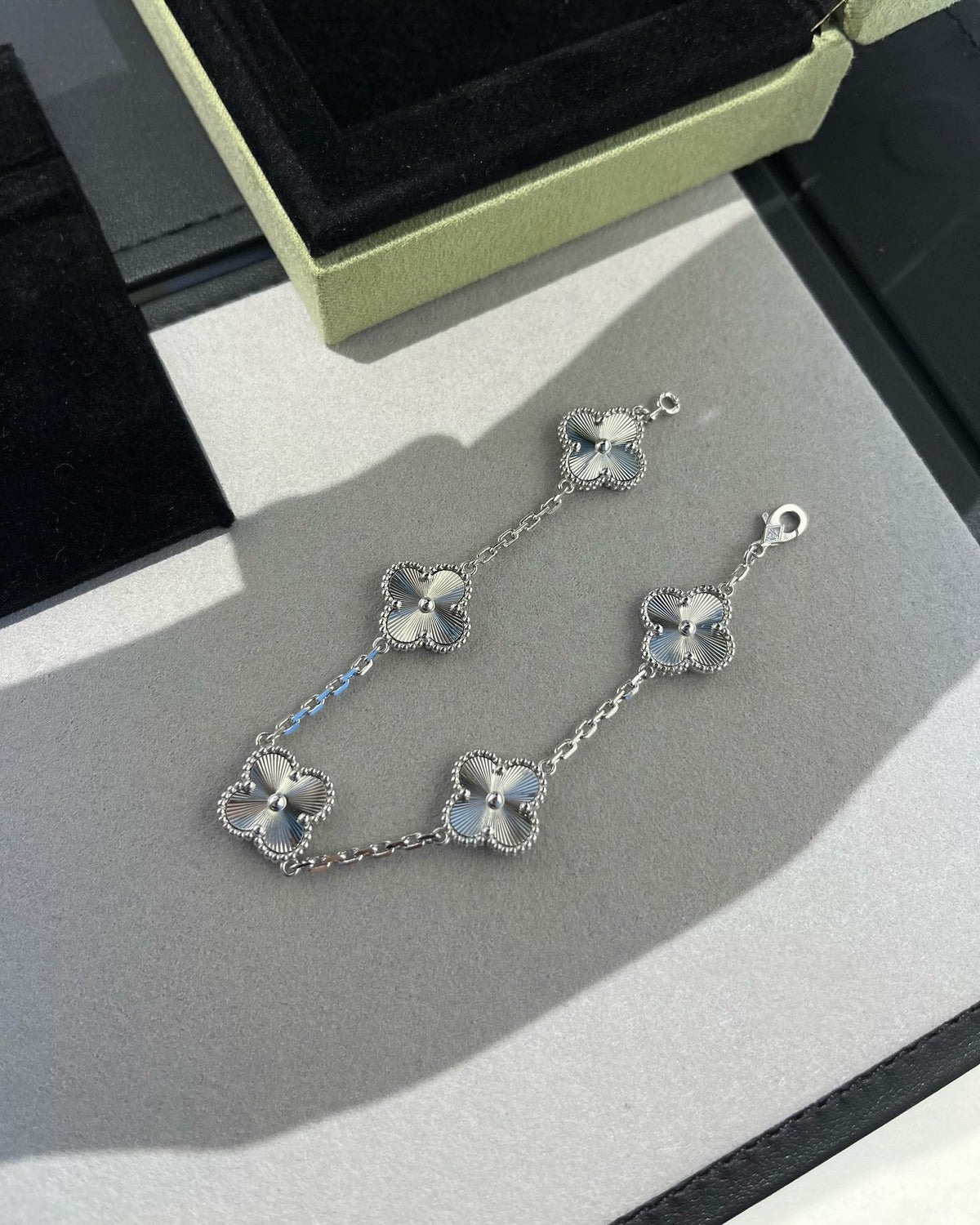 [⭐Novea] CLOVER 5 MOTIF LASER BRACELET COLLECTION